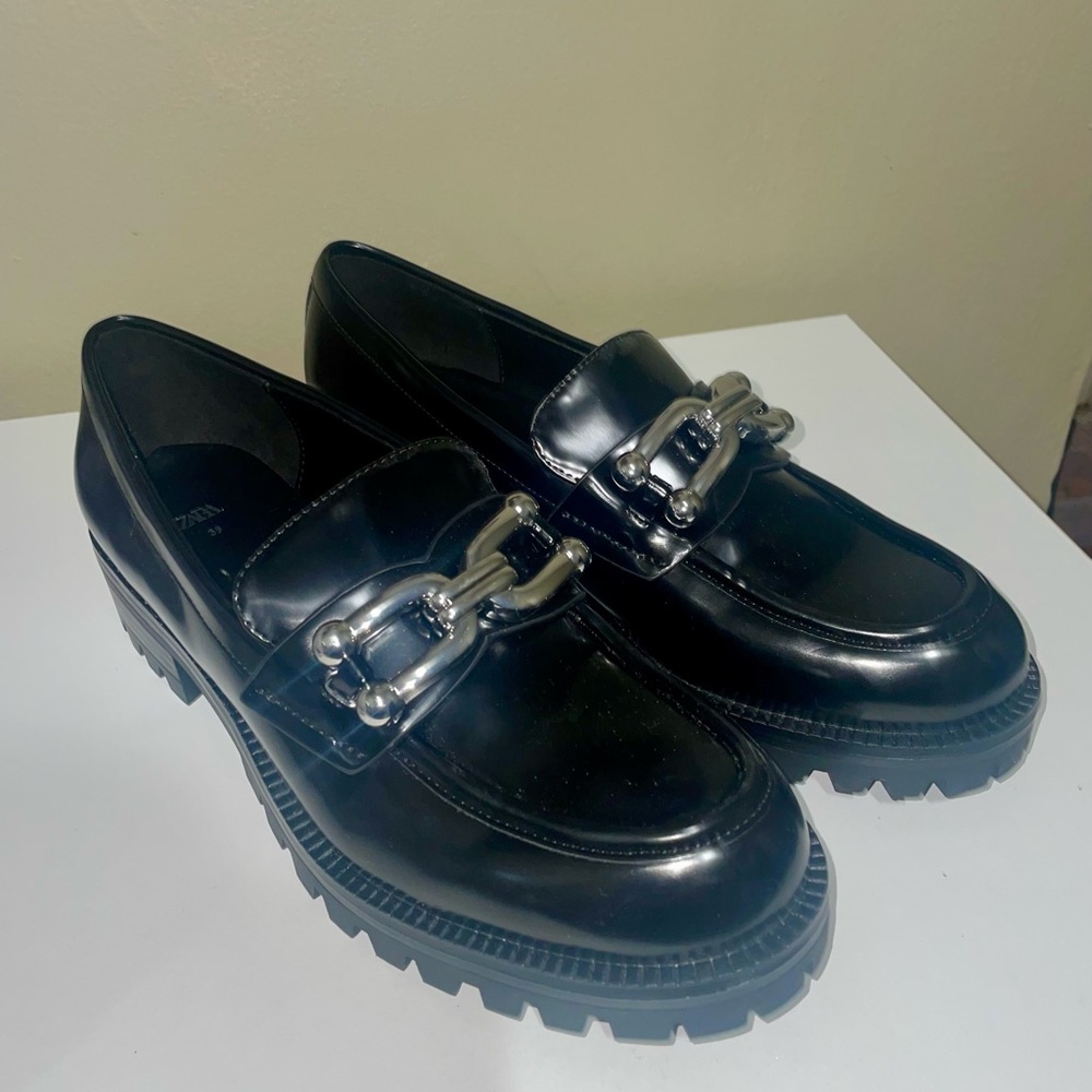 BLACK LEATHER SHOES